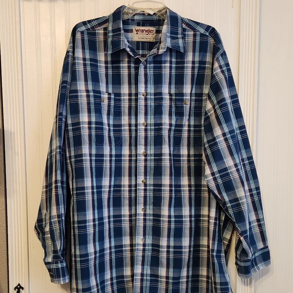 Wrangler Other - WRANGER Men's Wrinkle Resistant Button Down Shirt - 2XLT